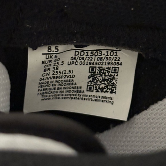 Women’s Nike Dunk Low Black & White Pandas, size 8.5 - Picture 10 of 16